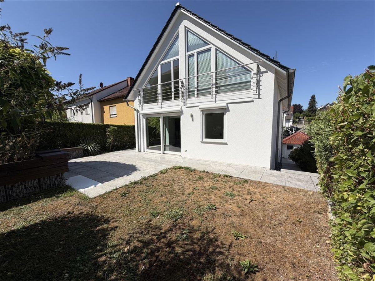 Garten Und Terrassenansicht