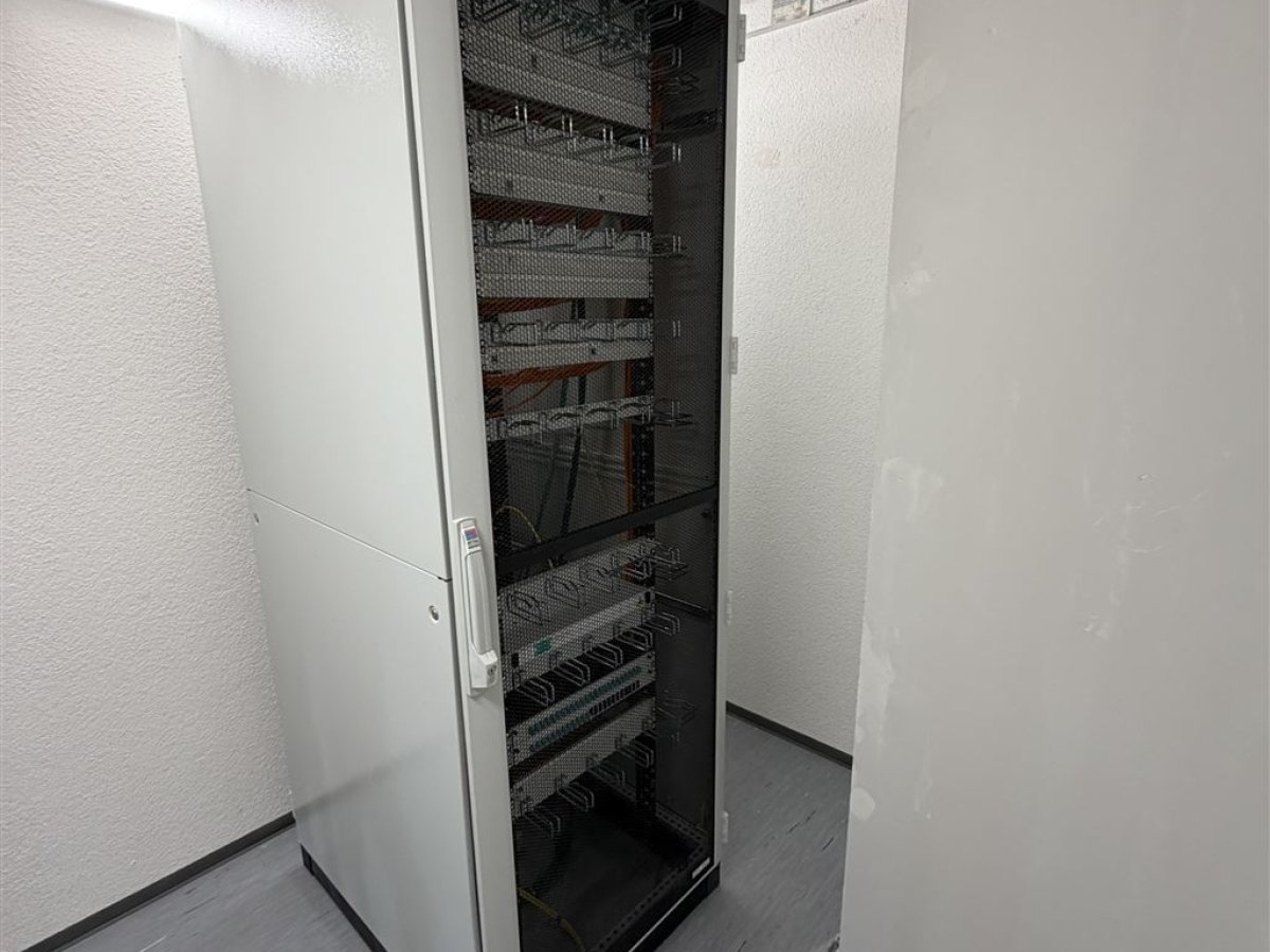 Klimatisierte Serverräume In Allen Etagen