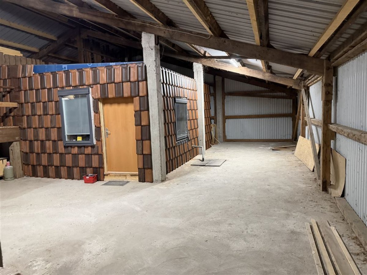 Büro Und Lagerfläche